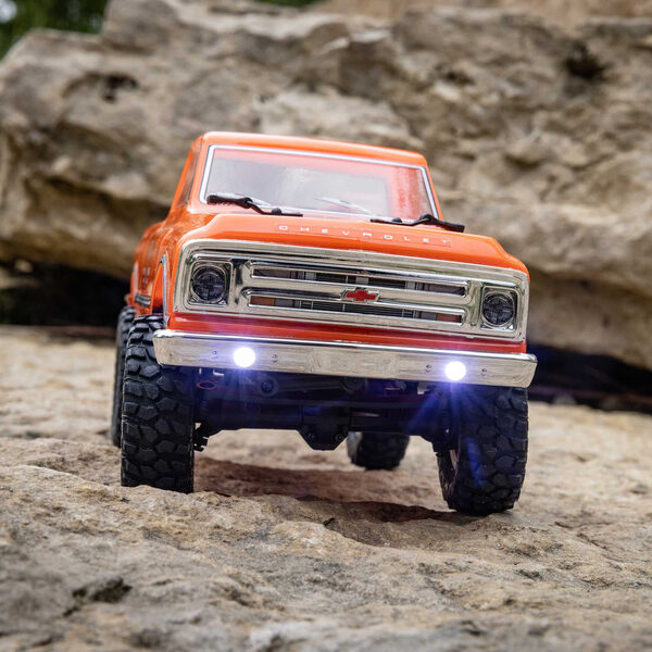 Axial SCX24 Chevrolet C10 1967 1/24 4WD RTR (Orange) - immagine 13